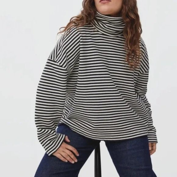 Everlane Sweaters - Everlane The Turtleneck Sweatshirt Striped White/Black (Large) Organic Cotton
